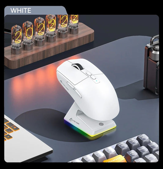 Mouse Bluetooth Attack Shark X6 PAW3395, conexão tri-mode 2.4, base de carregam